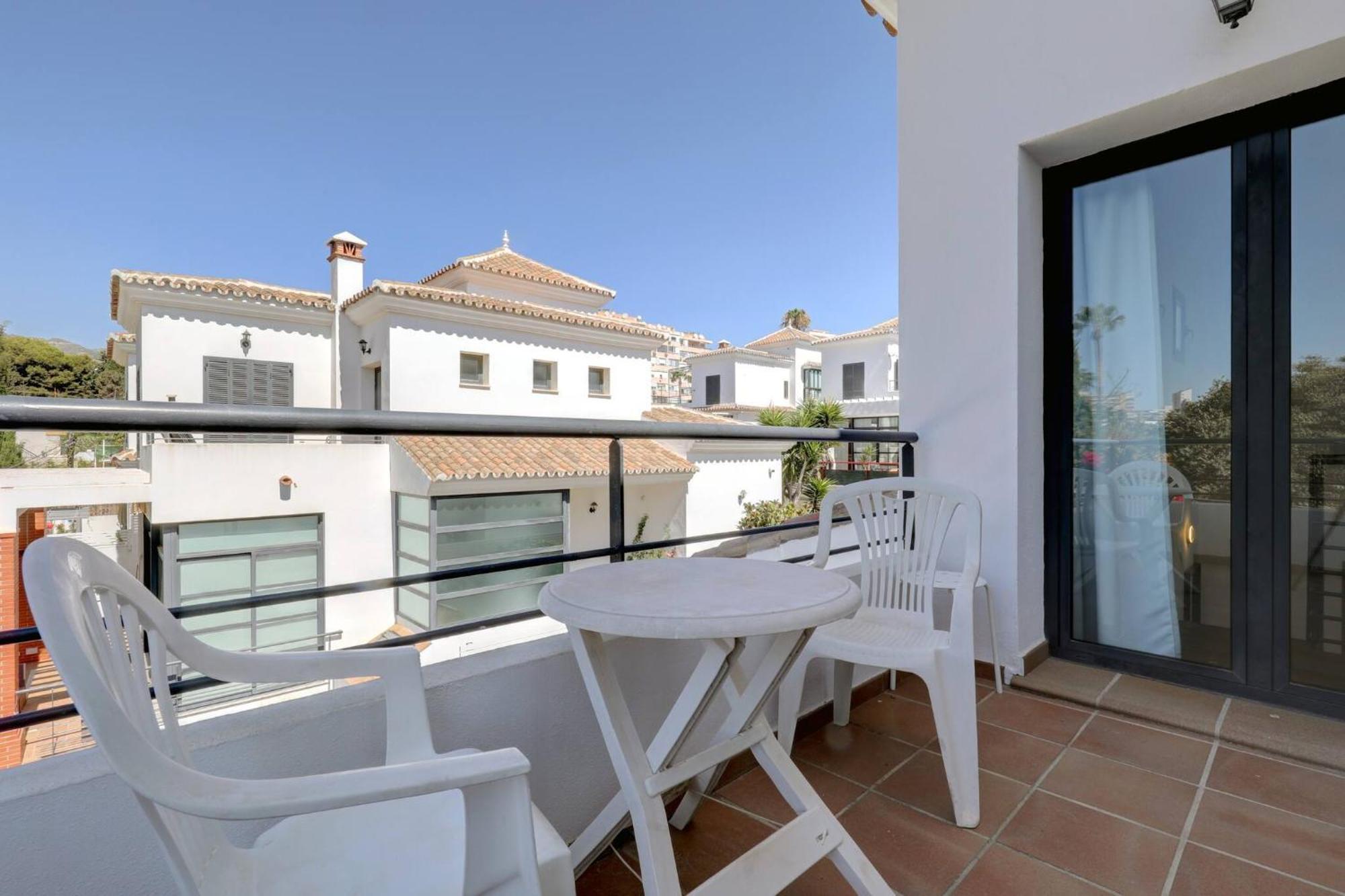 011 Bright And Spacious Villa With Private Pool 贝纳尔马德纳 外观 照片