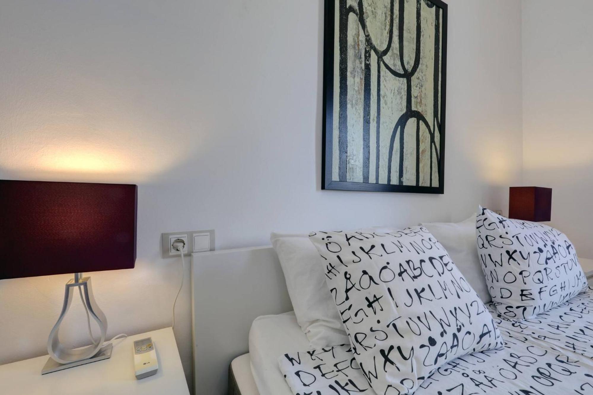 011 Bright And Spacious Villa With Private Pool 贝纳尔马德纳 外观 照片