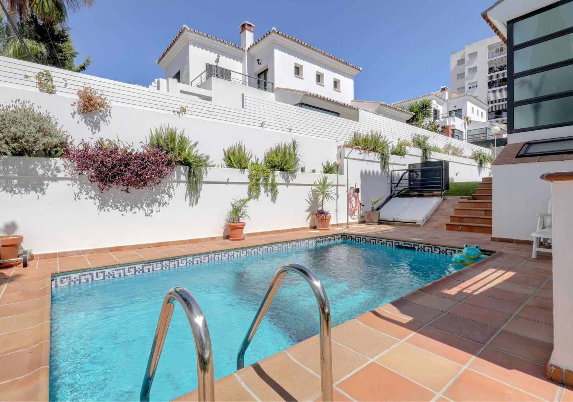 011 Bright And Spacious Villa With Private Pool 贝纳尔马德纳 外观 照片