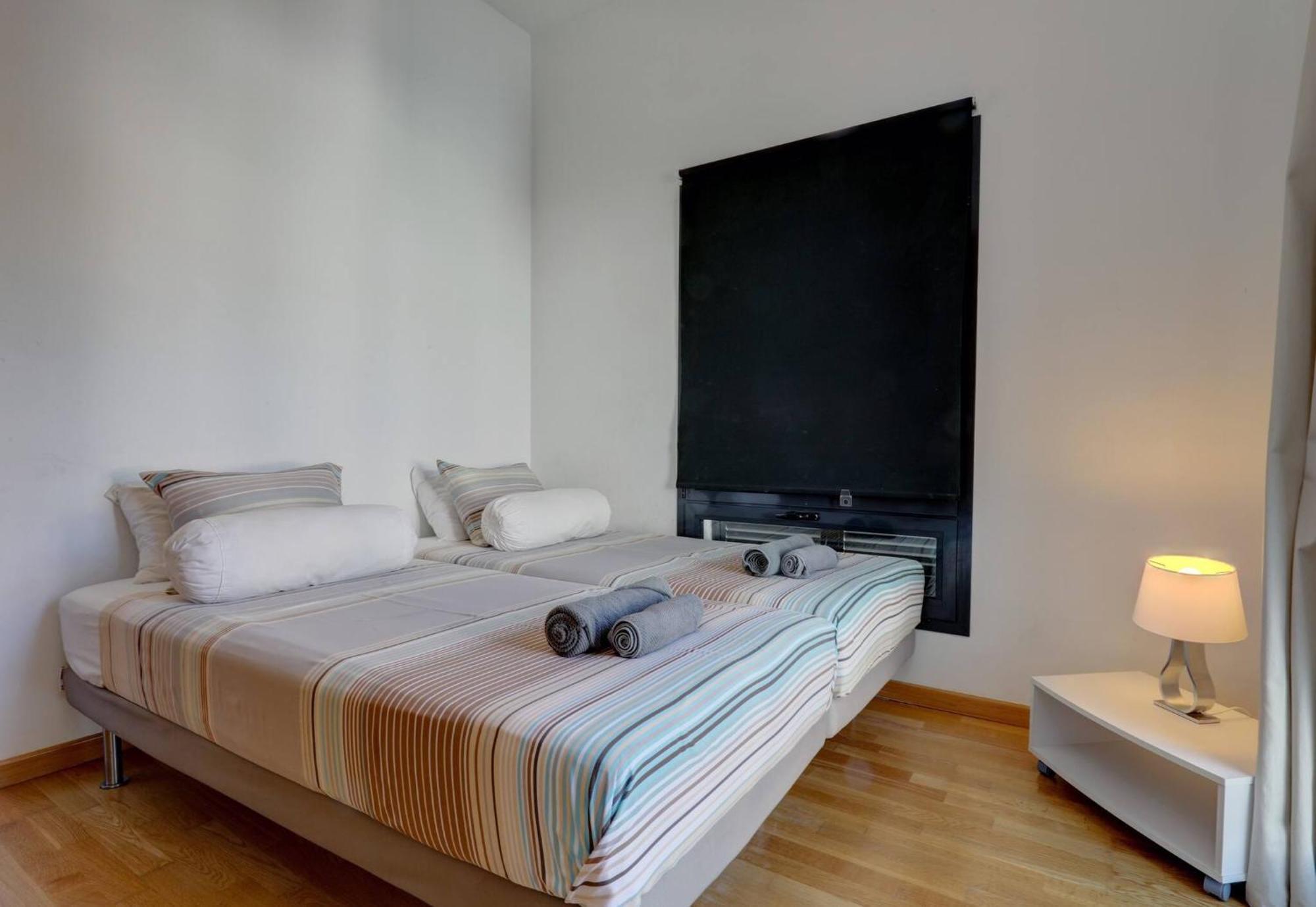 011 Bright And Spacious Villa With Private Pool 贝纳尔马德纳 外观 照片