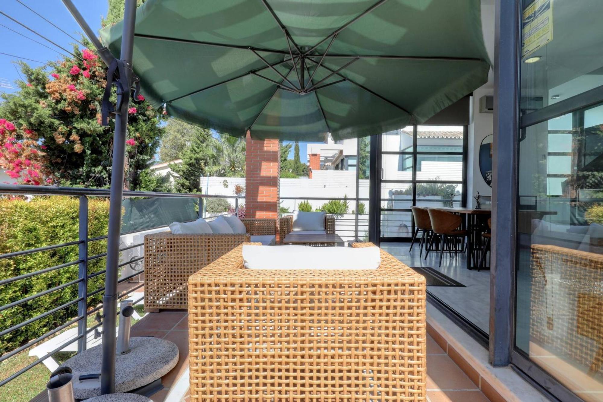 011 Bright And Spacious Villa With Private Pool 贝纳尔马德纳 外观 照片