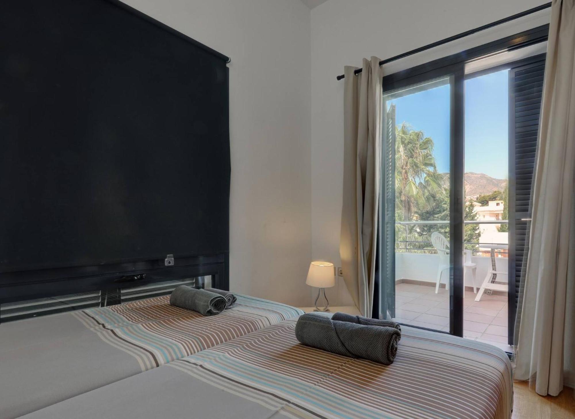 011 Bright And Spacious Villa With Private Pool 贝纳尔马德纳 外观 照片