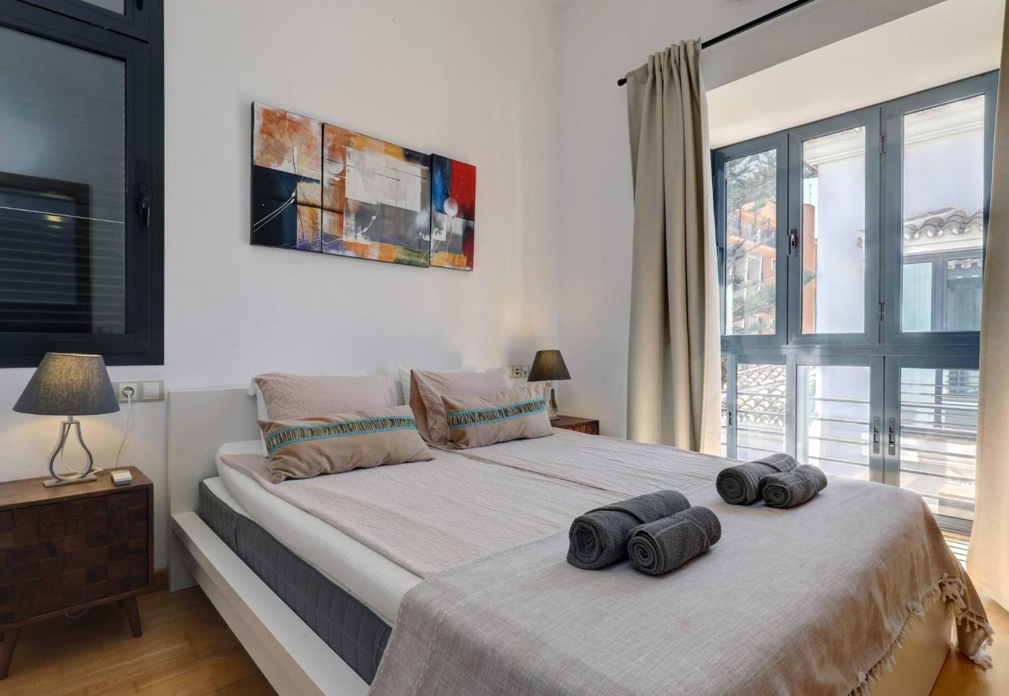 011 Bright And Spacious Villa With Private Pool 贝纳尔马德纳 外观 照片