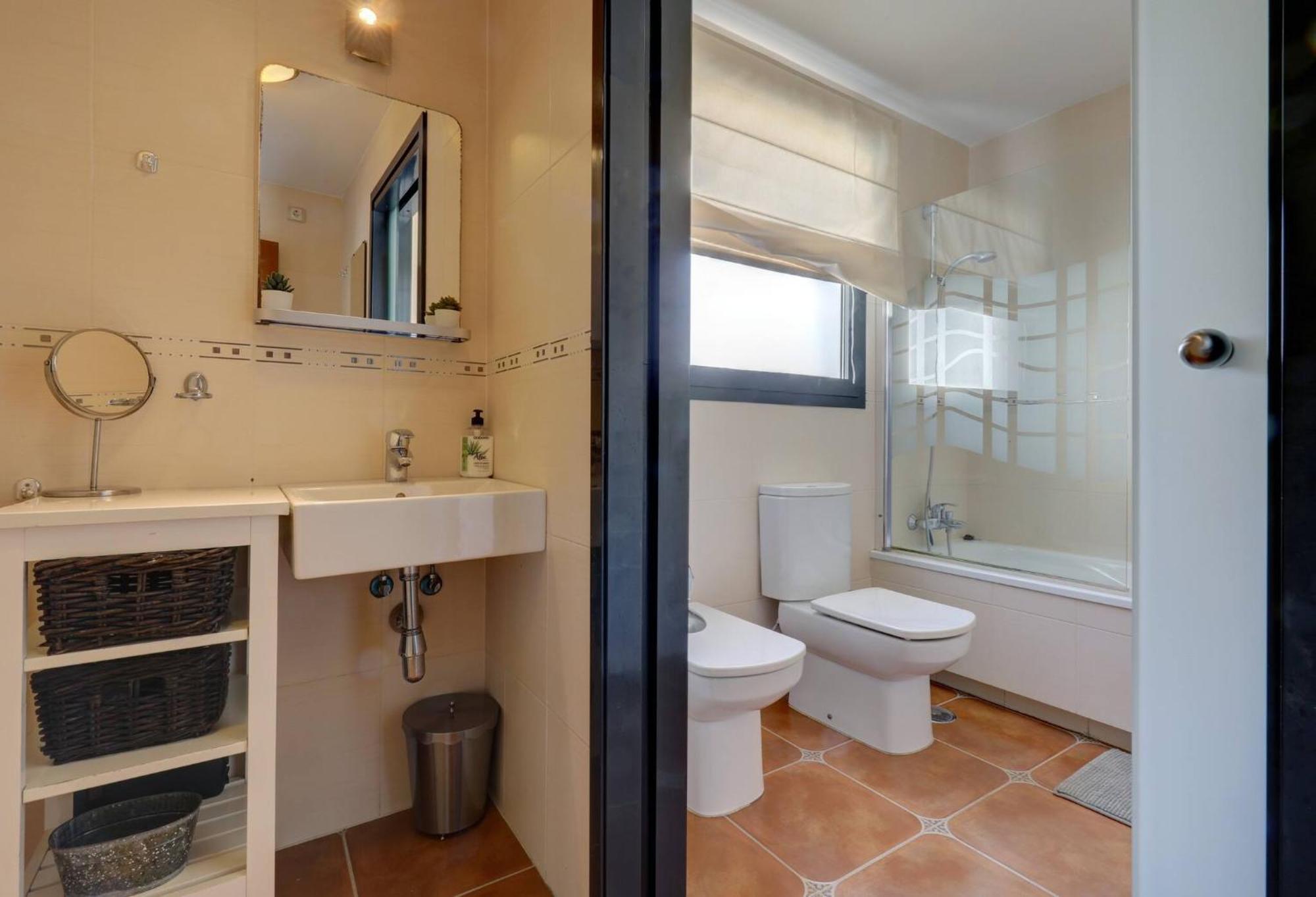 011 Bright And Spacious Villa With Private Pool 贝纳尔马德纳 外观 照片