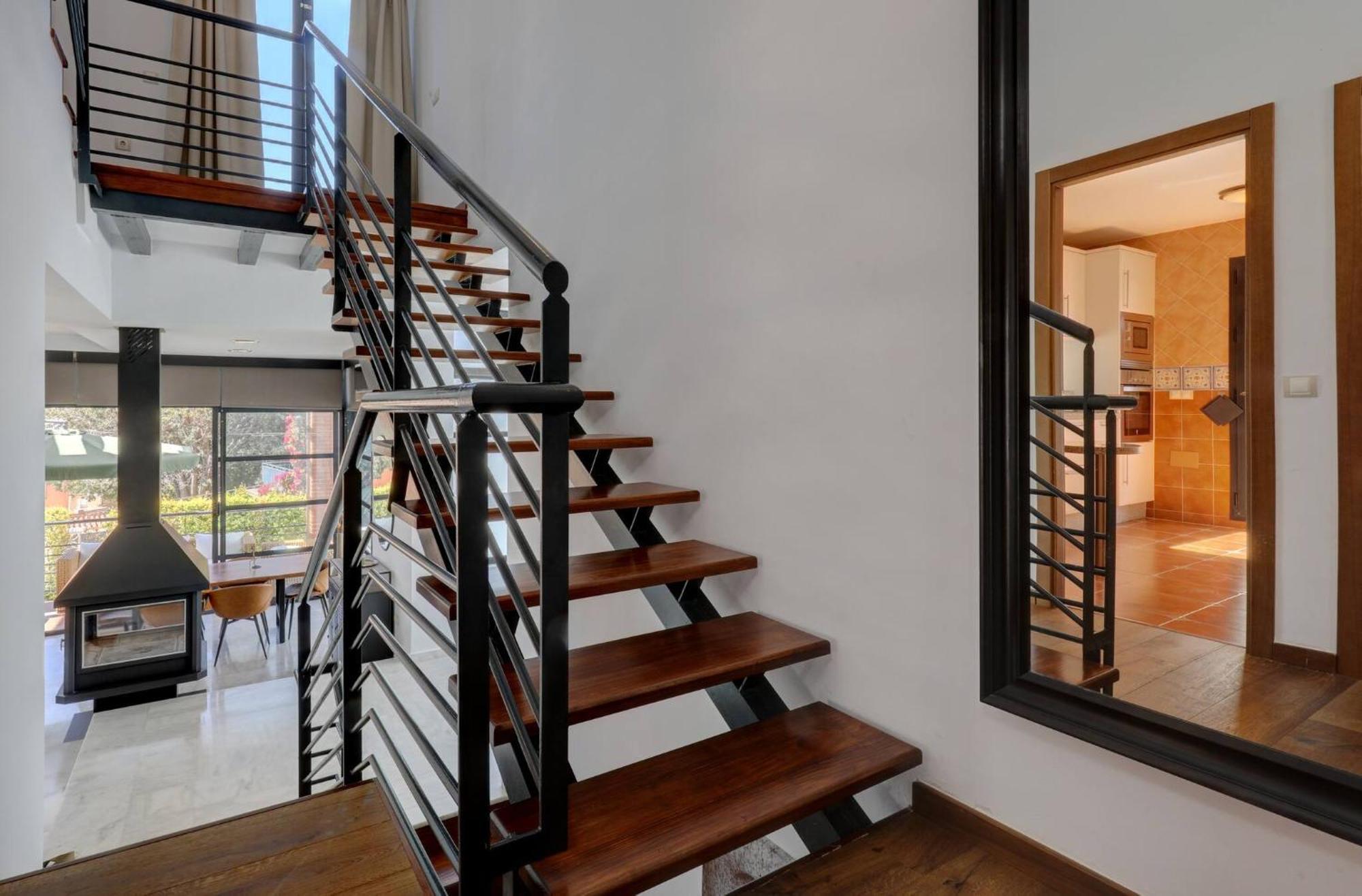 011 Bright And Spacious Villa With Private Pool 贝纳尔马德纳 外观 照片