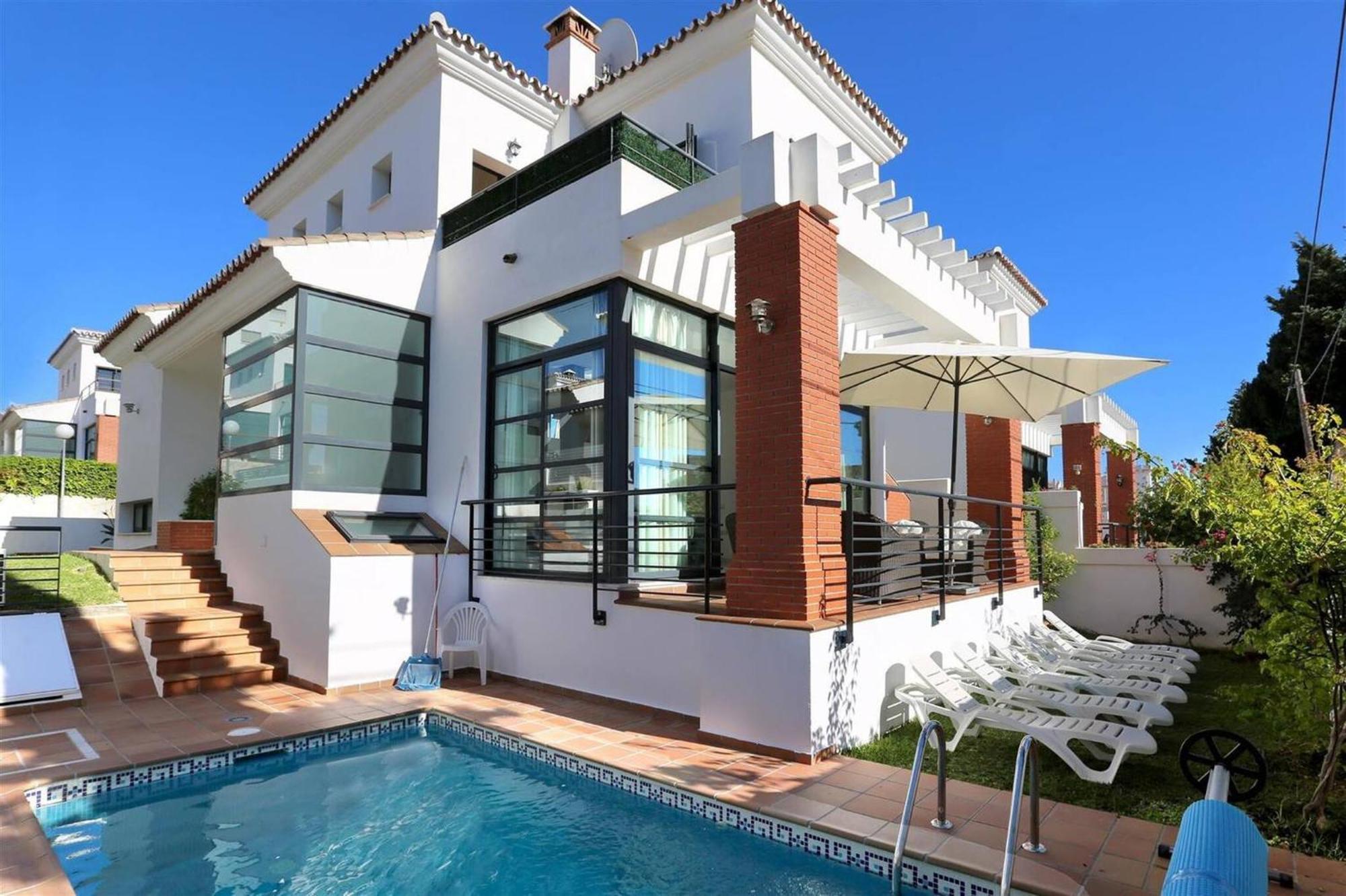 011 Bright And Spacious Villa With Private Pool 贝纳尔马德纳 外观 照片